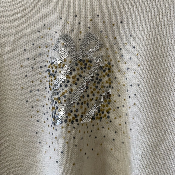 Croft & Barrow Cream Sweater with Metallic Accents - Picture 3 of 8